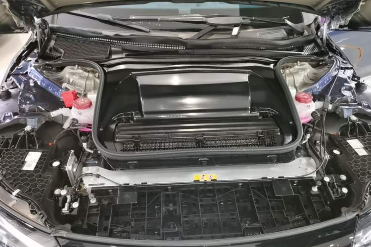 Used Mercedes-Benz EQE 2022 350 Luxury Edition Engine Bay