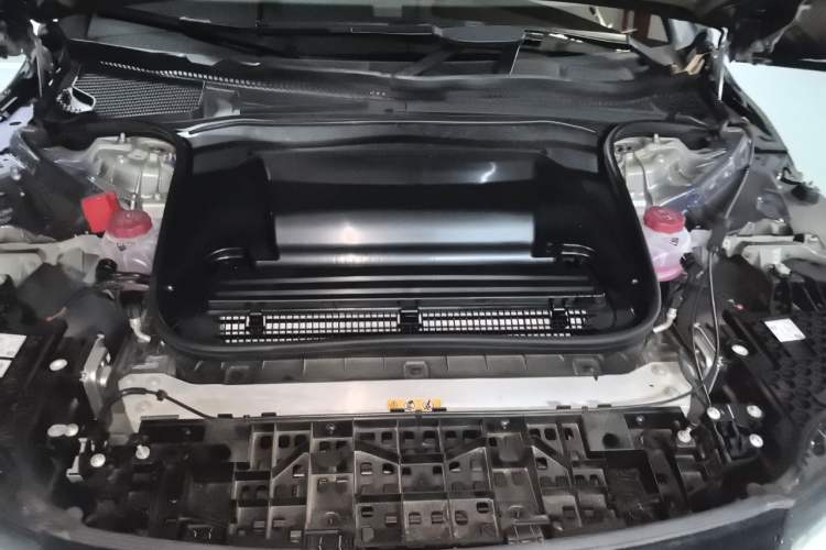 Used Mercedes-Benz EQE 2022 350 Luxury Edition Engine Bay