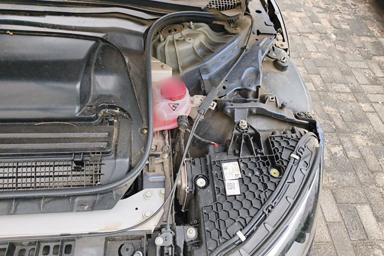 Used Mercedes-Benz EQE 2022 350 Luxury Edition Engine Bay Left