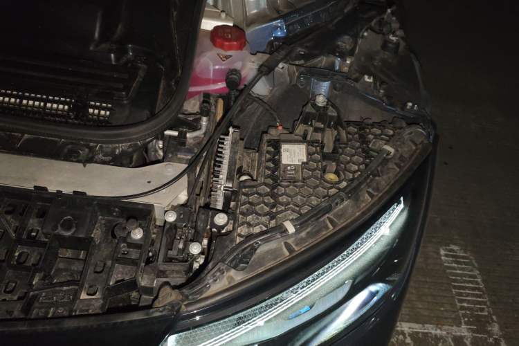 Used Mercedes-Benz EQE 2022 350 First Edition Special Version Engine Bay Left