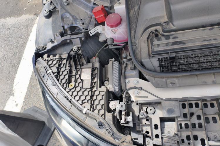 Used Mercedes-Benz EQE 2022 350 First Edition Special Version Engine Bay Right