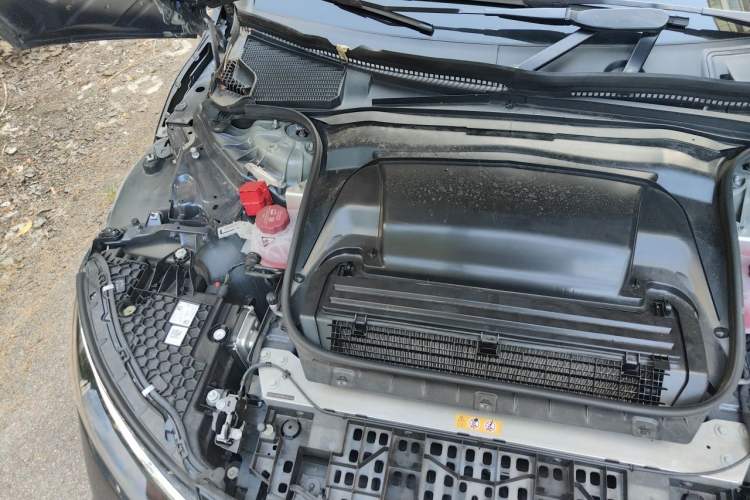 Used Mercedes-Benz EQE 2022 350 Luxury Edition Engine Bay Right