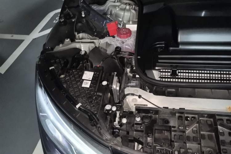 Used Mercedes-Benz EQE 2022 350 Luxury Edition Engine Bay Right