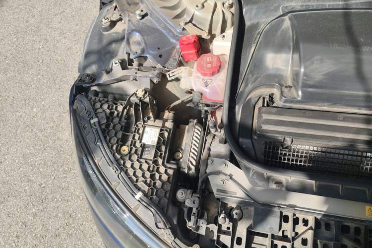 Used Mercedes-Benz EQE 2022 350 First Edition Special Version Engine Bay Right