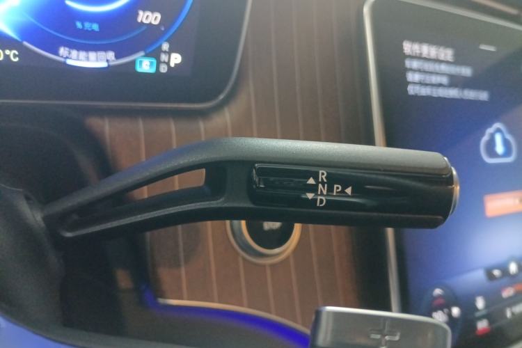 Used Mercedes-Benz EQE 2022 350 Luxury Edition Gear Lever