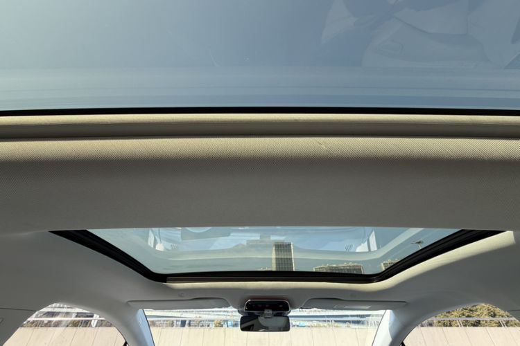 Used Mercedes-Benz EQE 2022 350 First Edition Special Version Headliner