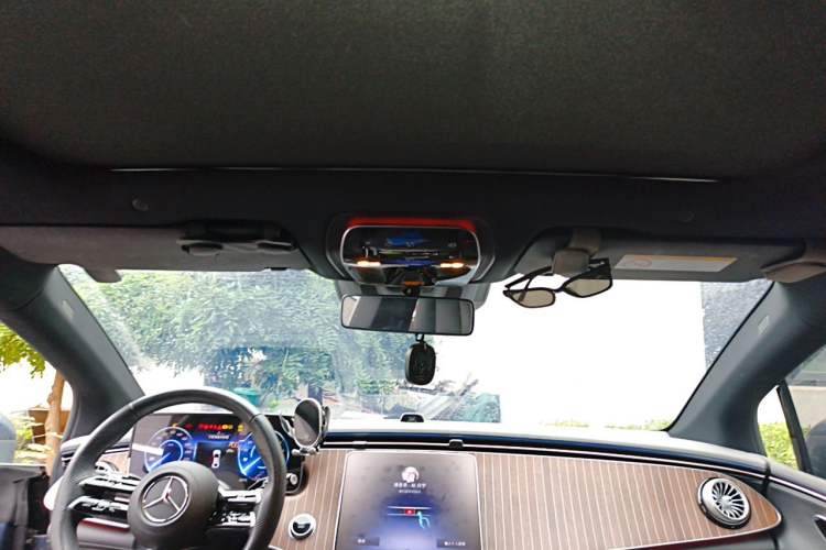 Used Mercedes-Benz EQE 2022 350 Luxury Edition Headliner