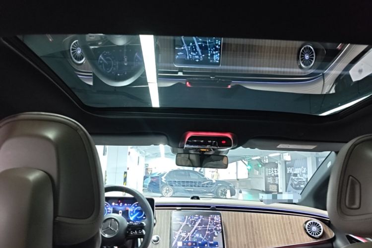 Used Mercedes-Benz EQE 2022 350 Luxury Edition Headliner