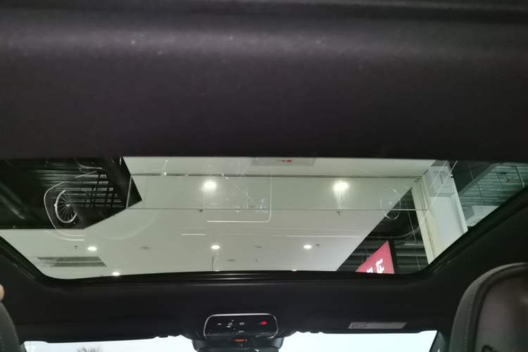 Used Mercedes-Benz EQE 2022 350 Luxury Edition Headliner