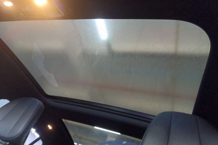 Used Mercedes-Benz EQE 2022 350 Luxury Edition Headliner