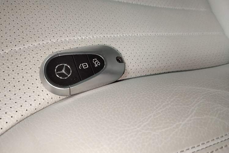 Used Mercedes-Benz EQE 2022 350 Pioneer Edition Interior 1