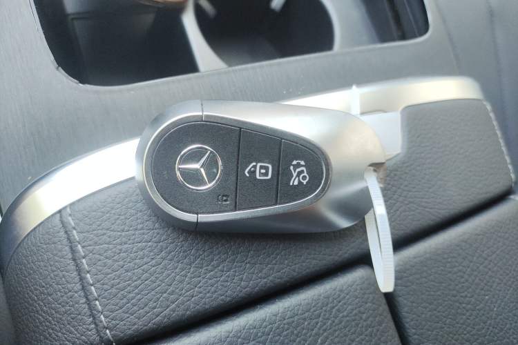 Used Mercedes-Benz EQE 2022 350 Pioneer Edition Interior 1