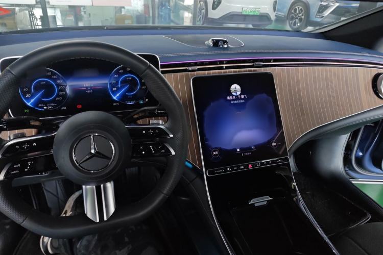 Used Mercedes-Benz EQE 2022 350 Pioneer Edition Interior 2