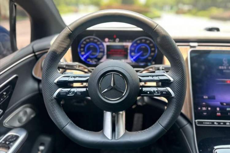 Used Mercedes-Benz EQE 2022 350 Luxury Edition Interior 2