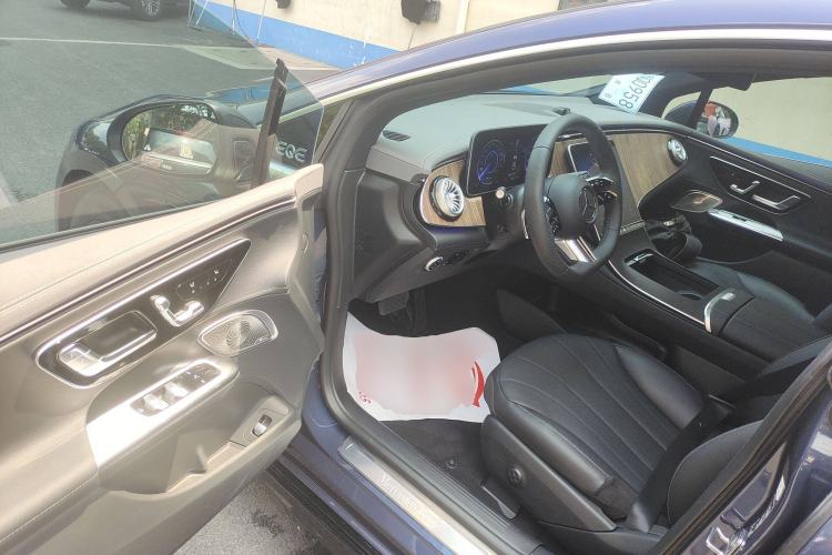 Used Mercedes-Benz EQE 2022 350 Pioneer Edition Interior 3