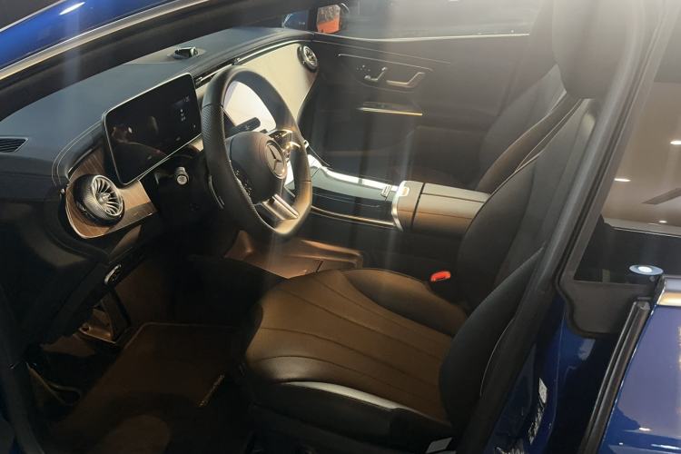 Used Mercedes-Benz EQE 2022 350 Luxury Edition Interior 3