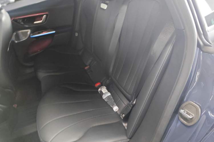 Used Mercedes-Benz EQE 2022 350 Pioneer Edition Interior 4