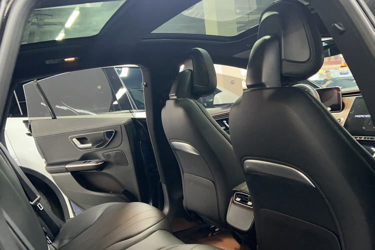 Used Mercedes-Benz EQE 2022 350 Pioneer Edition Interior 4
