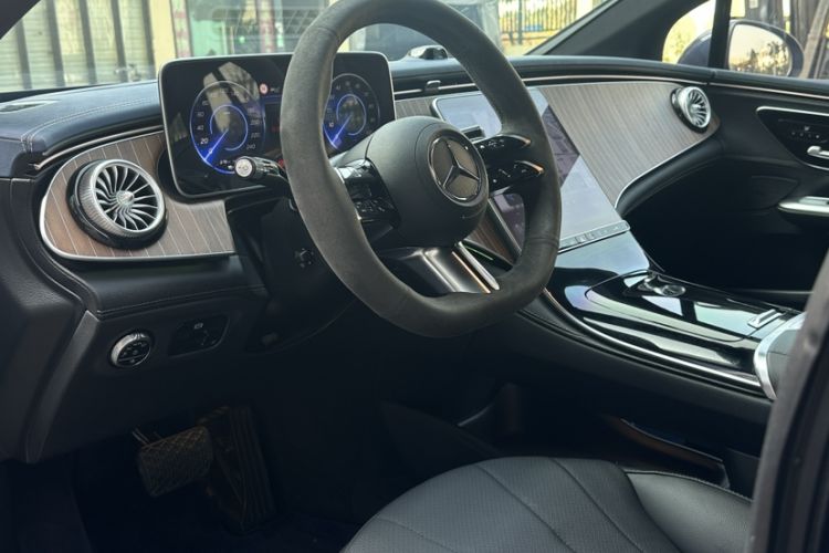 Used Mercedes-Benz EQE 2022 350 Luxury Edition Interior 5