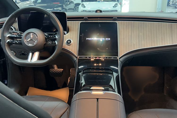 Used Mercedes-Benz EQE 2022 350 Pioneer Edition Interior 6
