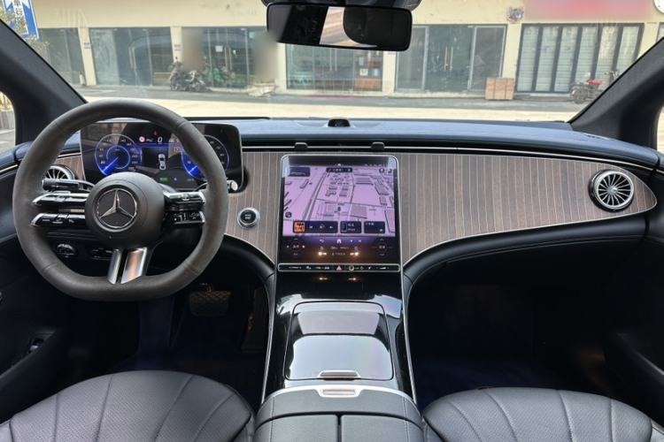 Used Mercedes-Benz EQE 2022 350 Luxury Edition Interior 7