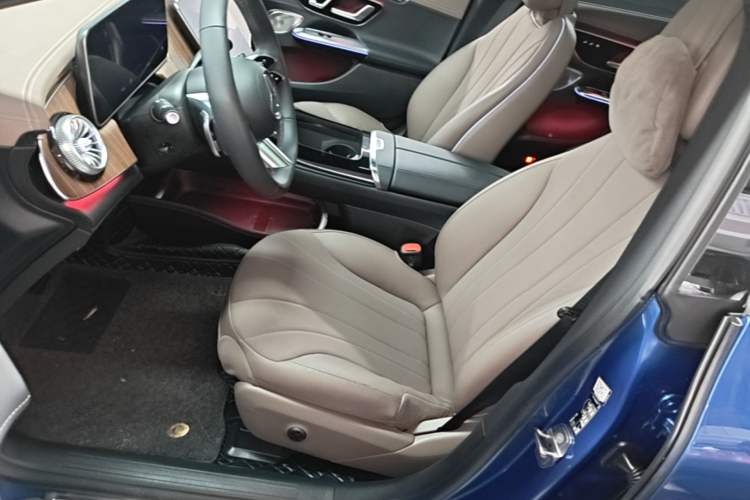 Used Mercedes-Benz EQE 2022 350 Luxury Edition Left Front Seat
