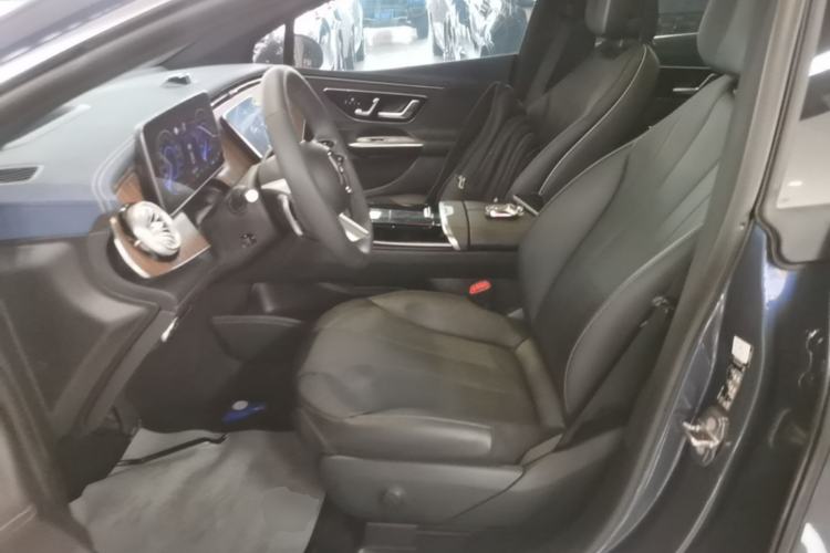 Used Mercedes-Benz EQE 2022 350 Luxury Edition Left Front Seat