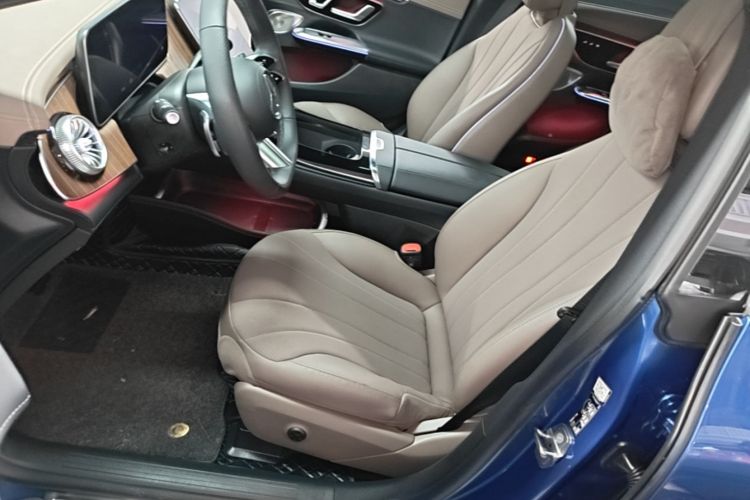 Used Mercedes-Benz EQE 2022 350 Luxury Edition Left Front Seat