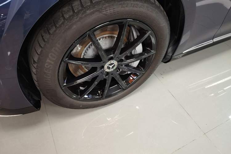 Used Mercedes-Benz EQE 2022 350 Pioneer Edition Left Front Wheel Hub