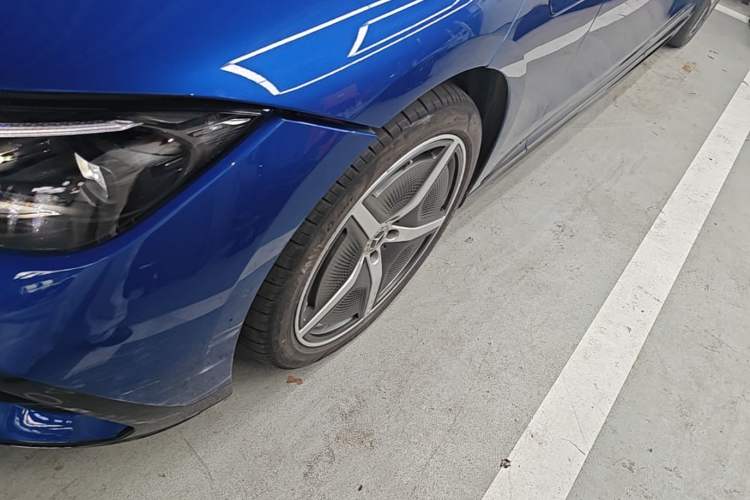 Used Mercedes-Benz EQE 2022 350 First Edition Special Version Left Front Wheel Hub