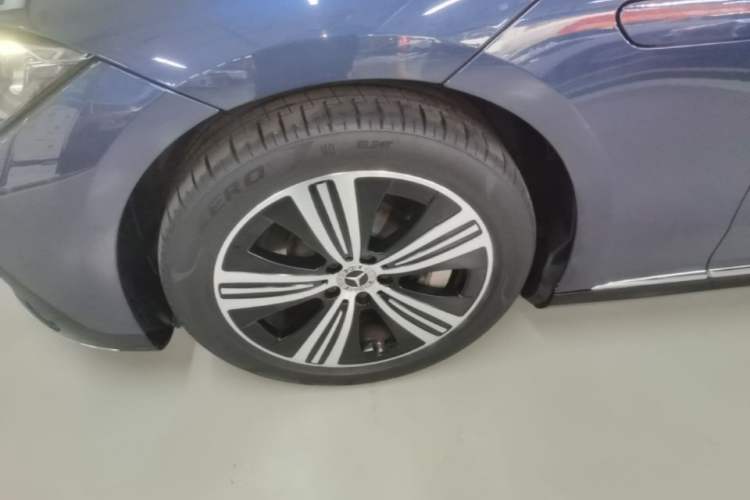 Used Mercedes-Benz EQE 2022 350 Luxury Edition Left Front Wheel Hub