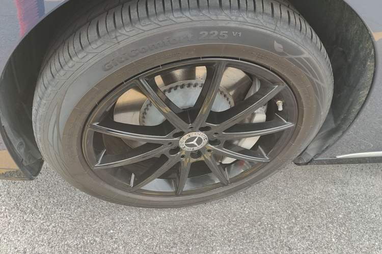 Used Mercedes-Benz EQE 2022 350 Pioneer Edition Left Front Wheel Hub