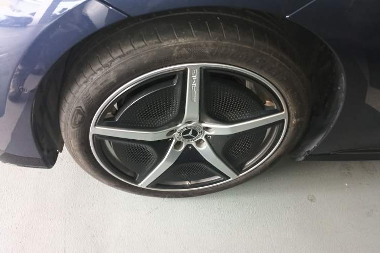 Used Mercedes-Benz EQE 2022 350 First Edition Special Version Left Front Wheel Hub