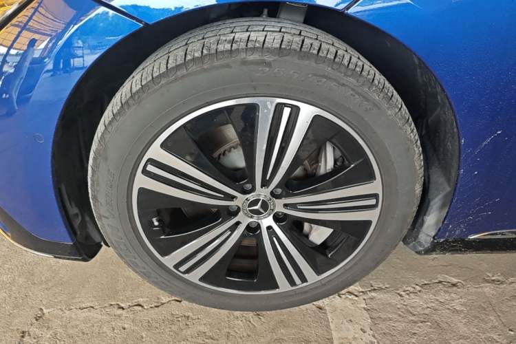 Used Mercedes-Benz EQE 2022 350 Luxury Edition Left Front Wheel Hub