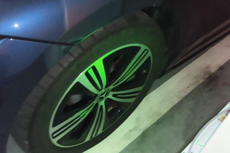 Used Mercedes-Benz EQE 2022 350 Luxury Edition Left Front Wheel Hub