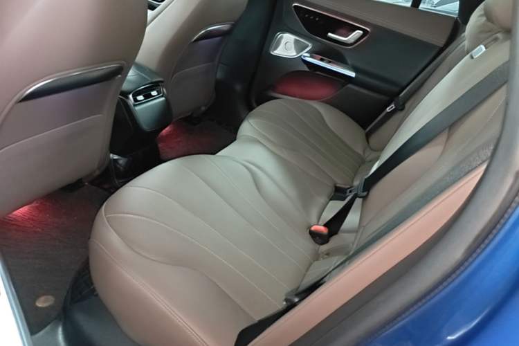 Used Mercedes-Benz EQE 2022 350 Luxury Edition Left Rear Seat