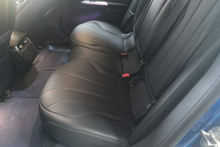 Used Mercedes-Benz EQE 2022 350 Luxury Edition Left Rear Seat