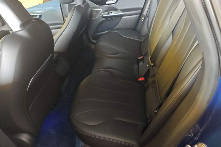Used Mercedes-Benz EQE 2022 350 Luxury Edition Left Rear Seat