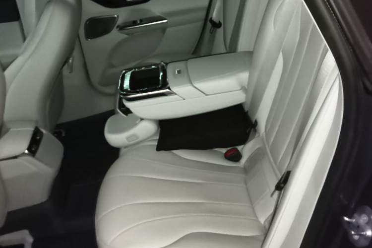 Used Mercedes-Benz EQE 2022 350 Luxury Edition Left Rear Seat