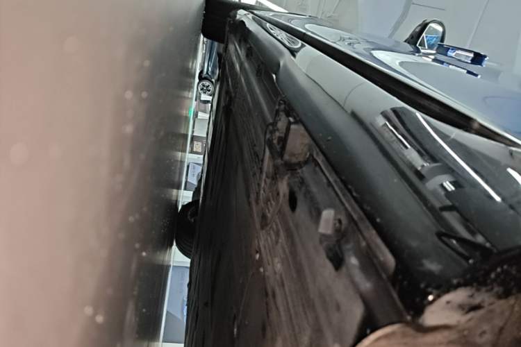 Used Mercedes-Benz EQE 2022 350 Luxury Edition Left Side Sill
