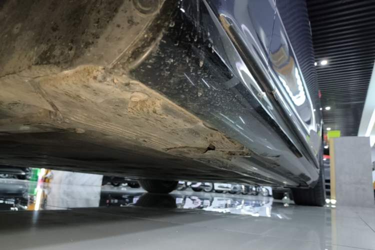 Used Mercedes-Benz EQE 2022 350 Luxury Edition Left Side Sill