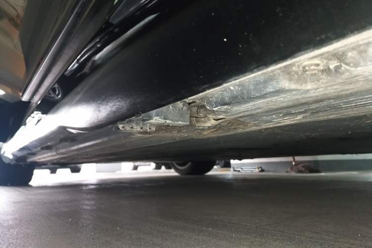 Used Mercedes-Benz EQE 2022 350 First Edition Special Version Left Side Sill