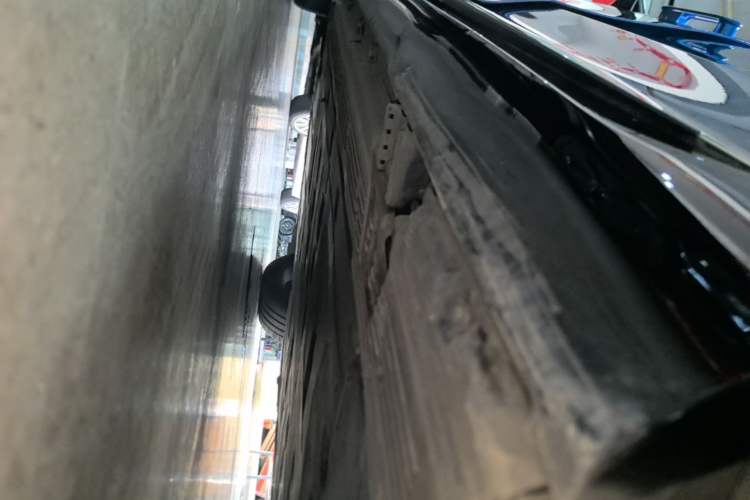 Used Mercedes-Benz EQE 2022 350 Luxury Edition Left Side Sill