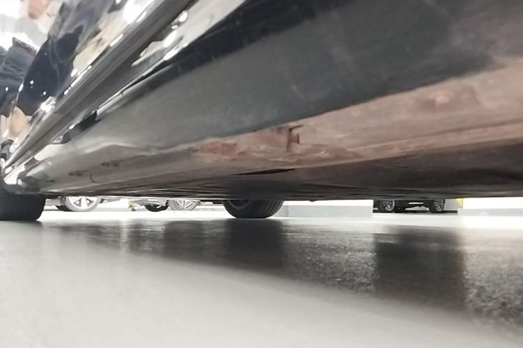 Used Mercedes-Benz EQE 2022 350 Luxury Edition Left Side Sill