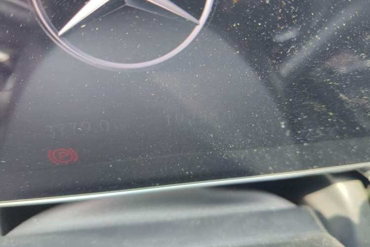 Used Mercedes-Benz EQE 2022 350 First Edition Special Version Odometer Close Up