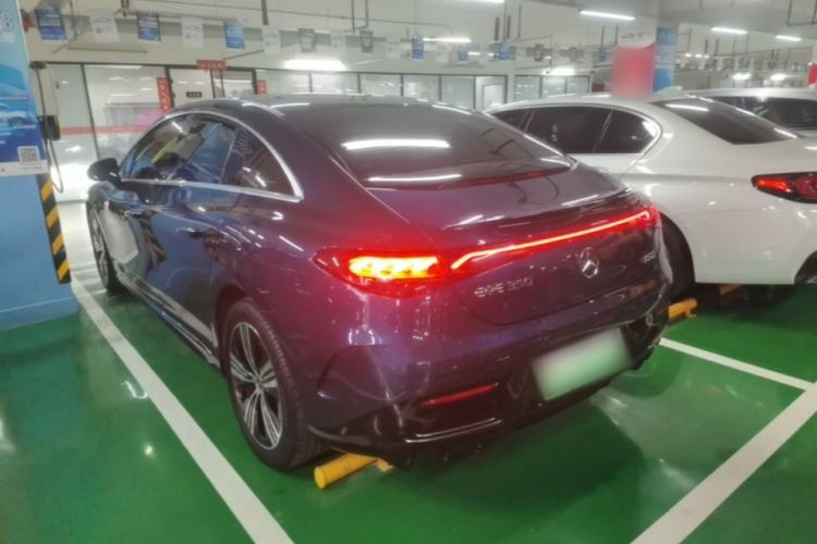 Used Mercedes-Benz EQE 2022 350 Luxury Edition Rear Left 45 Deg