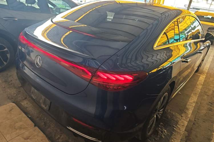 Used Mercedes-Benz EQE 2022 350 Luxury Edition Rear Right 45 Deg