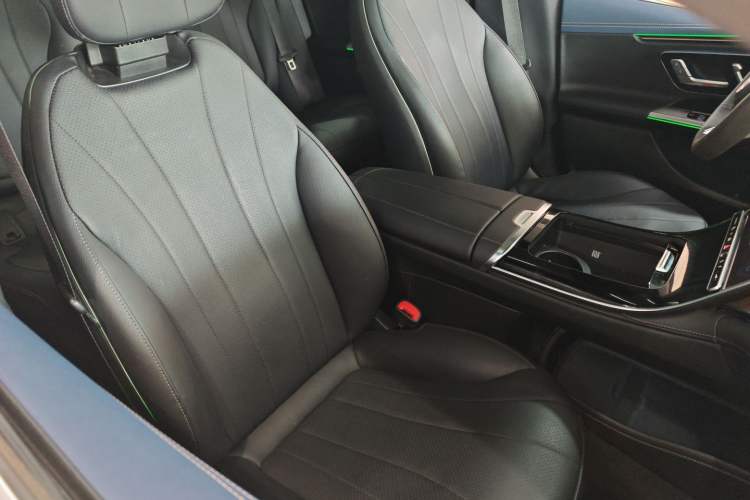 Used Mercedes-Benz EQE 2022 350 Luxury Edition Right Front Seat