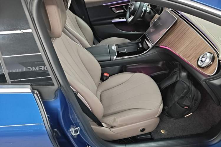 Used Mercedes-Benz EQE 2022 350 Luxury Edition Right Front Seat