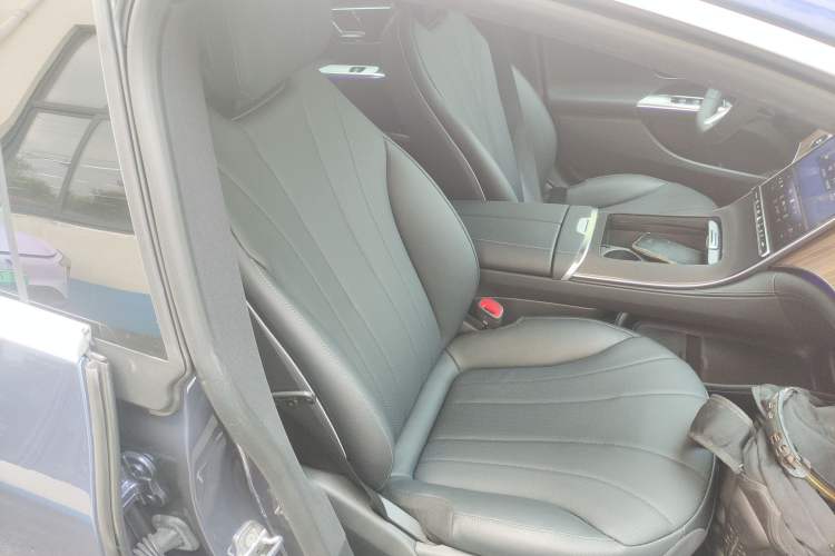 Used Mercedes-Benz EQE 2022 350 Pioneer Edition Right Front Seat
